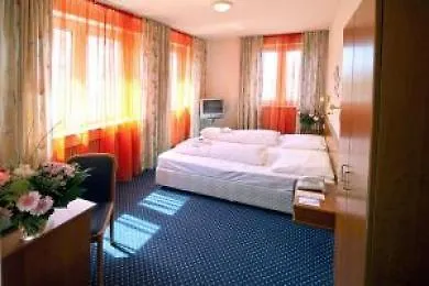 Residenz Hotel Eurostar Dusseldorf 3*,
